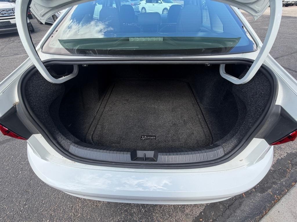 Volkswagen Jetta 1.4T S 8A 2021