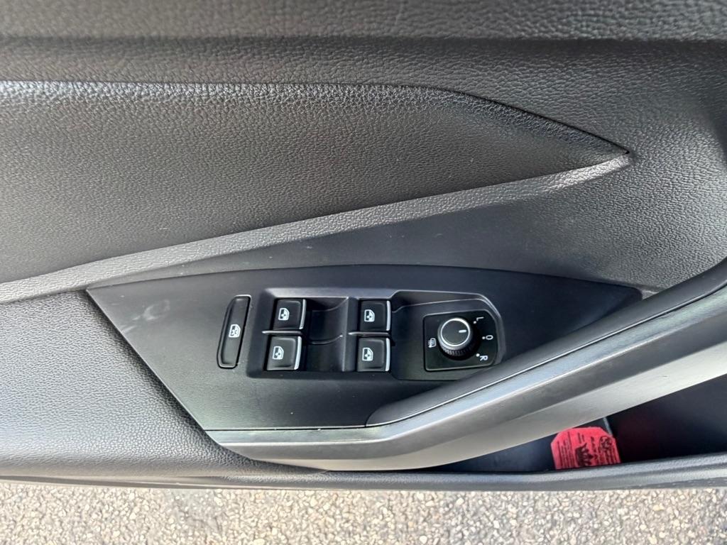 Volkswagen Jetta 1.4T S 8A 2021