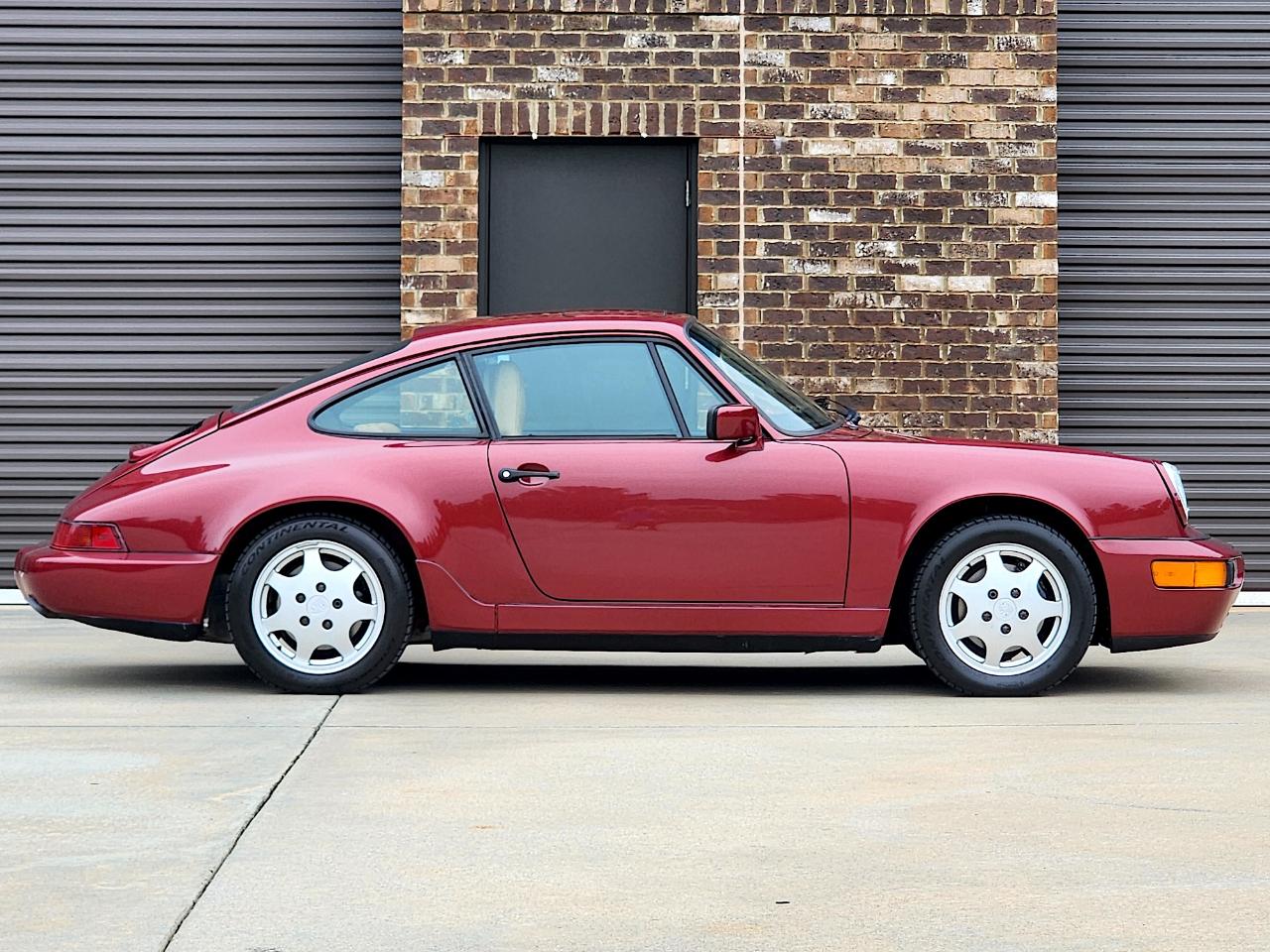 Porsche 911 Carrera 2  1990