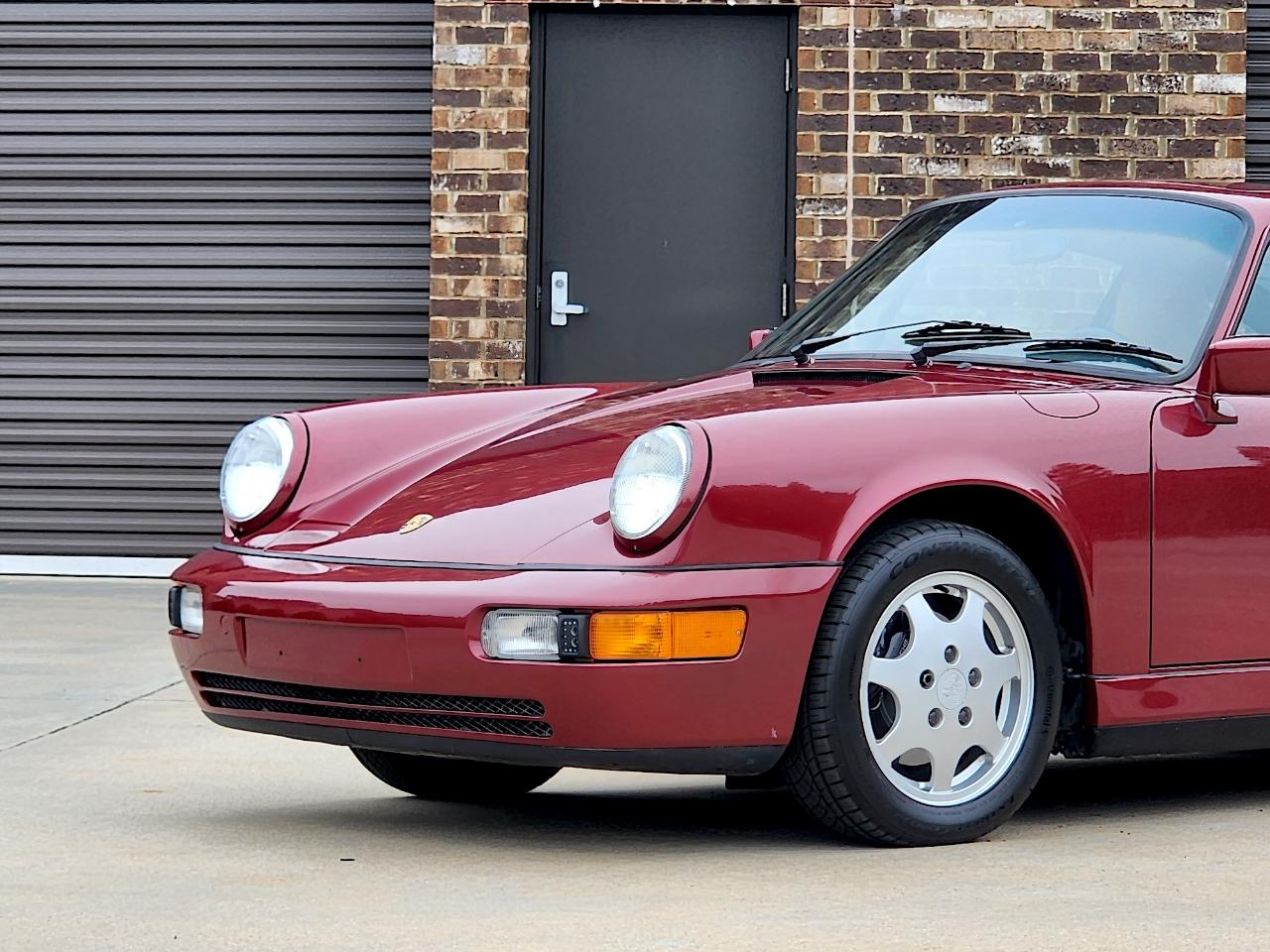 Porsche 911 Carrera 2  1990