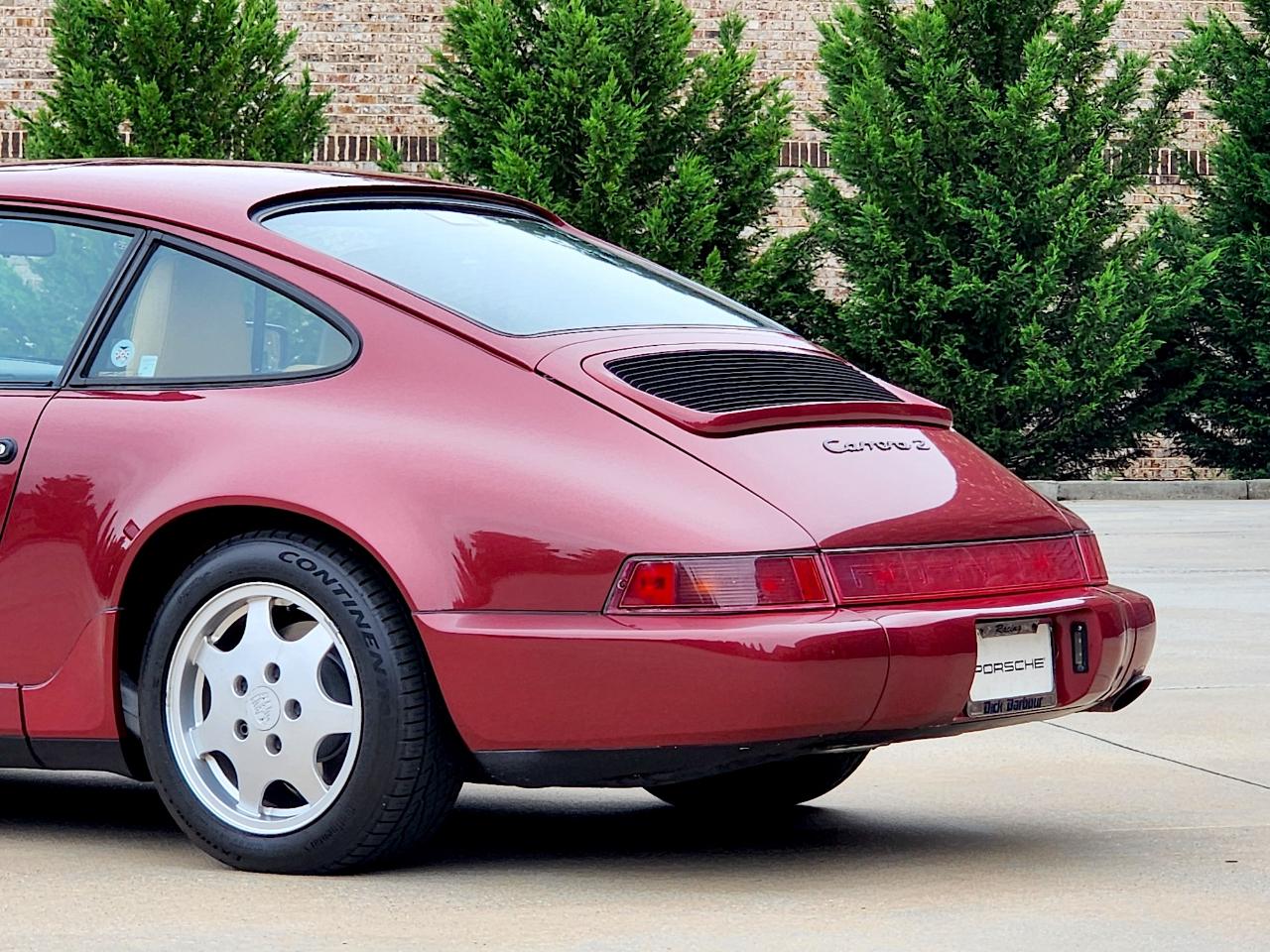 Porsche 911 Carrera 2  1990
