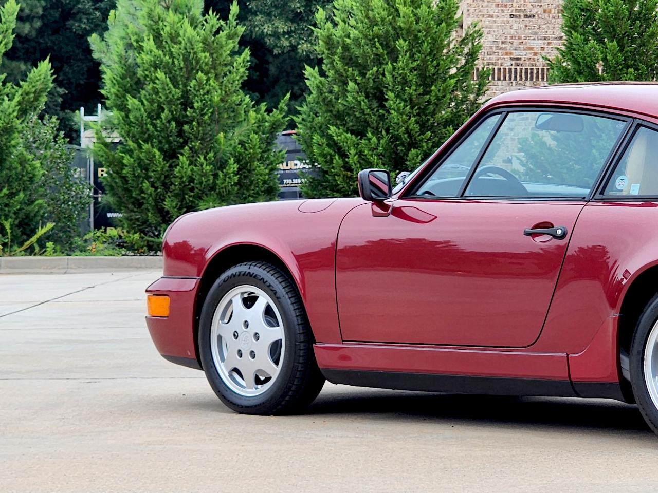 Porsche 911 Carrera 2  1990
