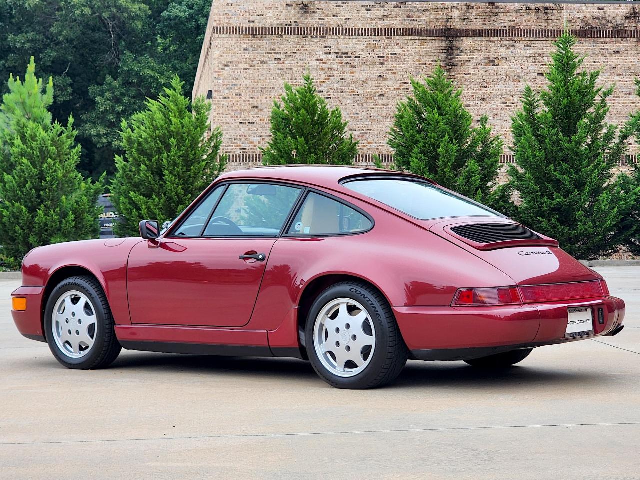Porsche 911 Carrera 2  1990