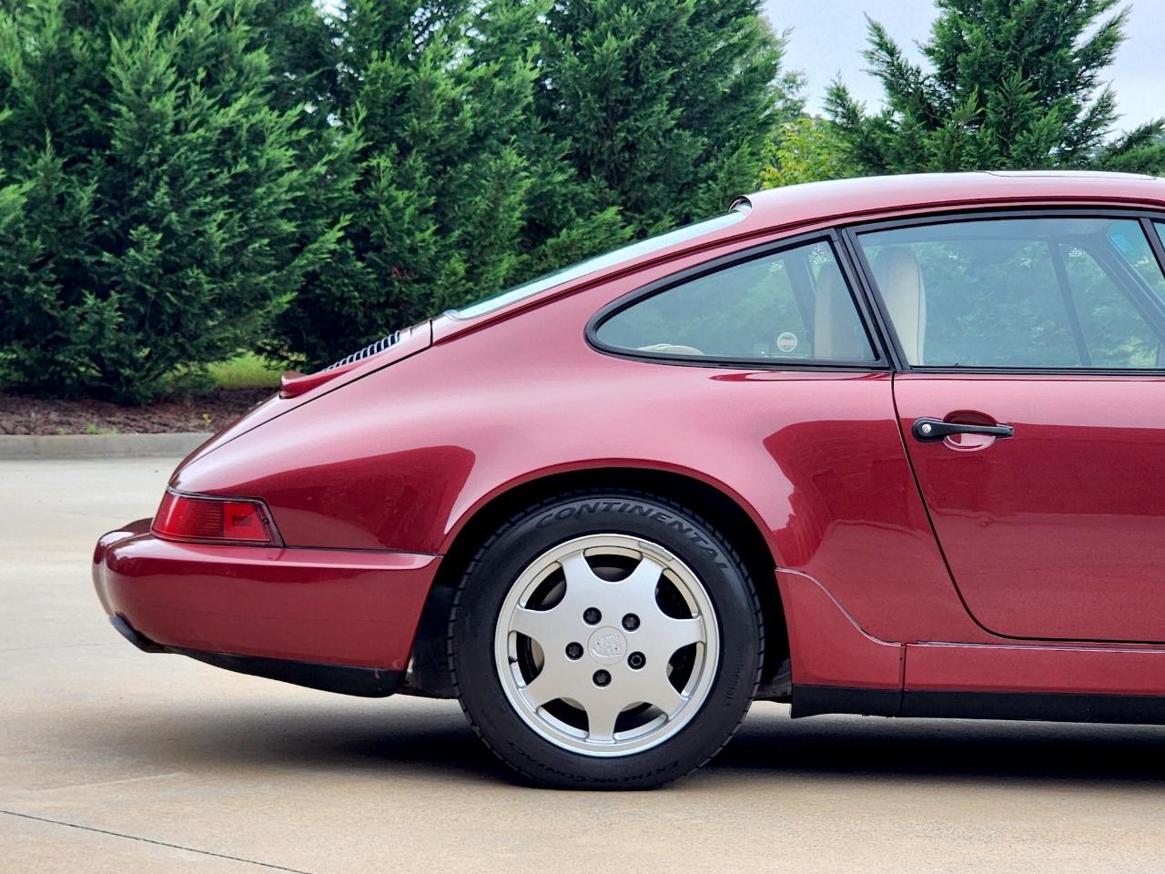 Porsche 911 Carrera 2  1990