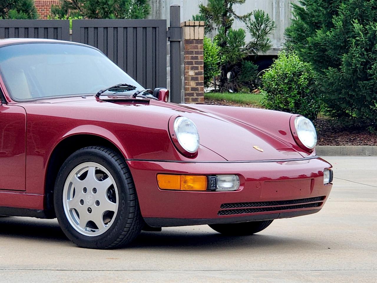 Porsche 911 Carrera 2  1990
