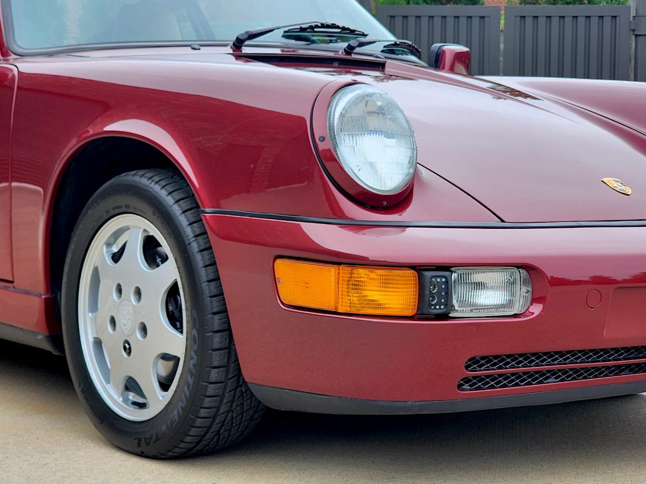 Porsche 911 Carrera 2  1990