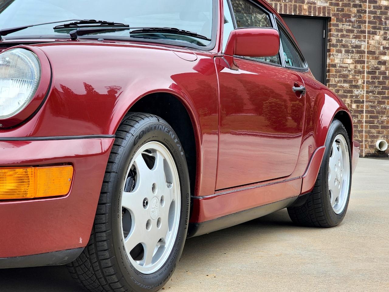 Porsche 911 Carrera 2  1990