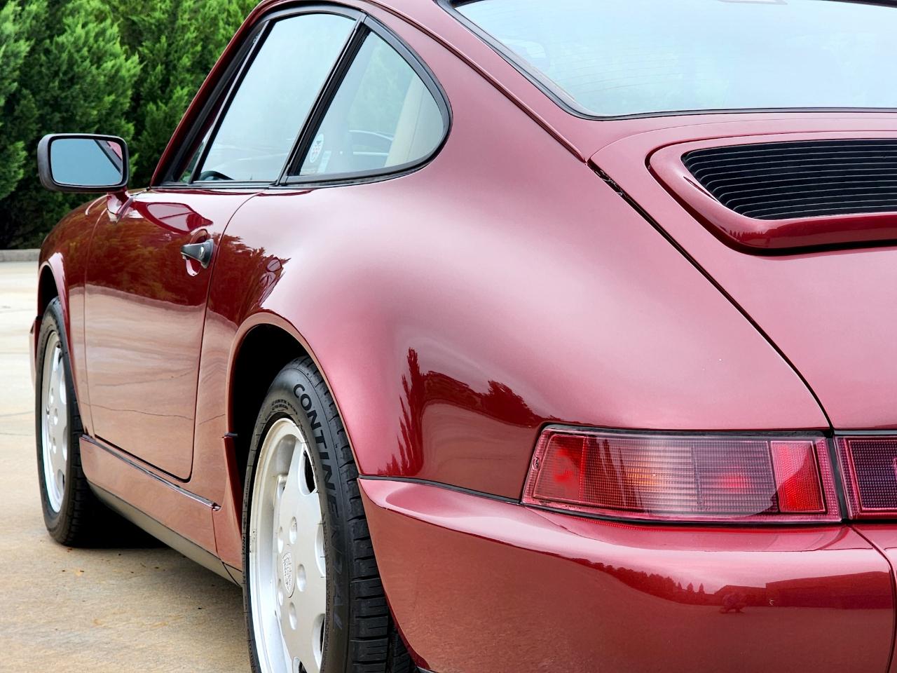 Porsche 911 Carrera 2  1990