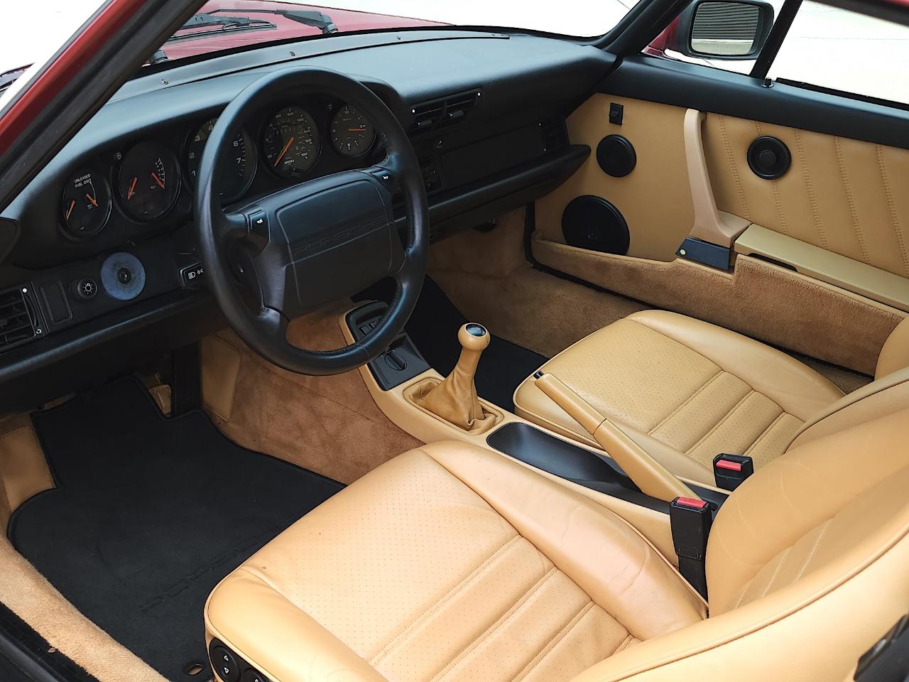 Porsche 911 Carrera 2  1990