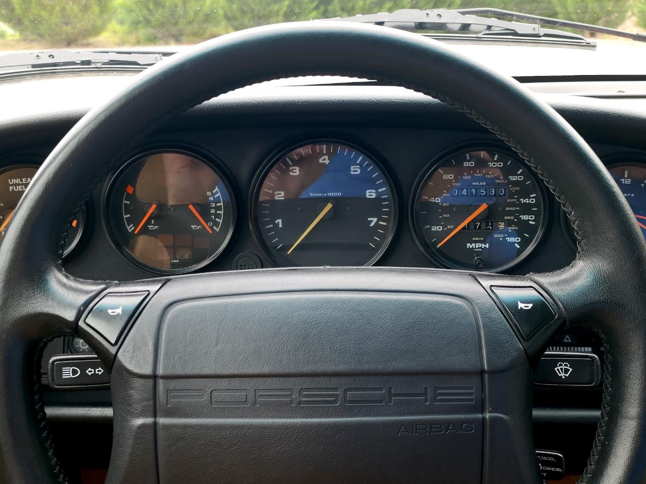 Porsche 911 Carrera 2  1990