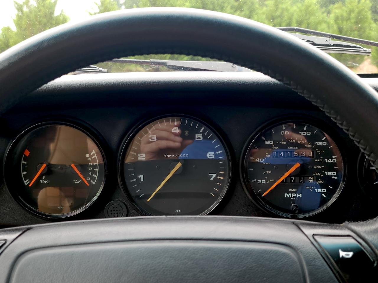 Porsche 911 Carrera 2  1990