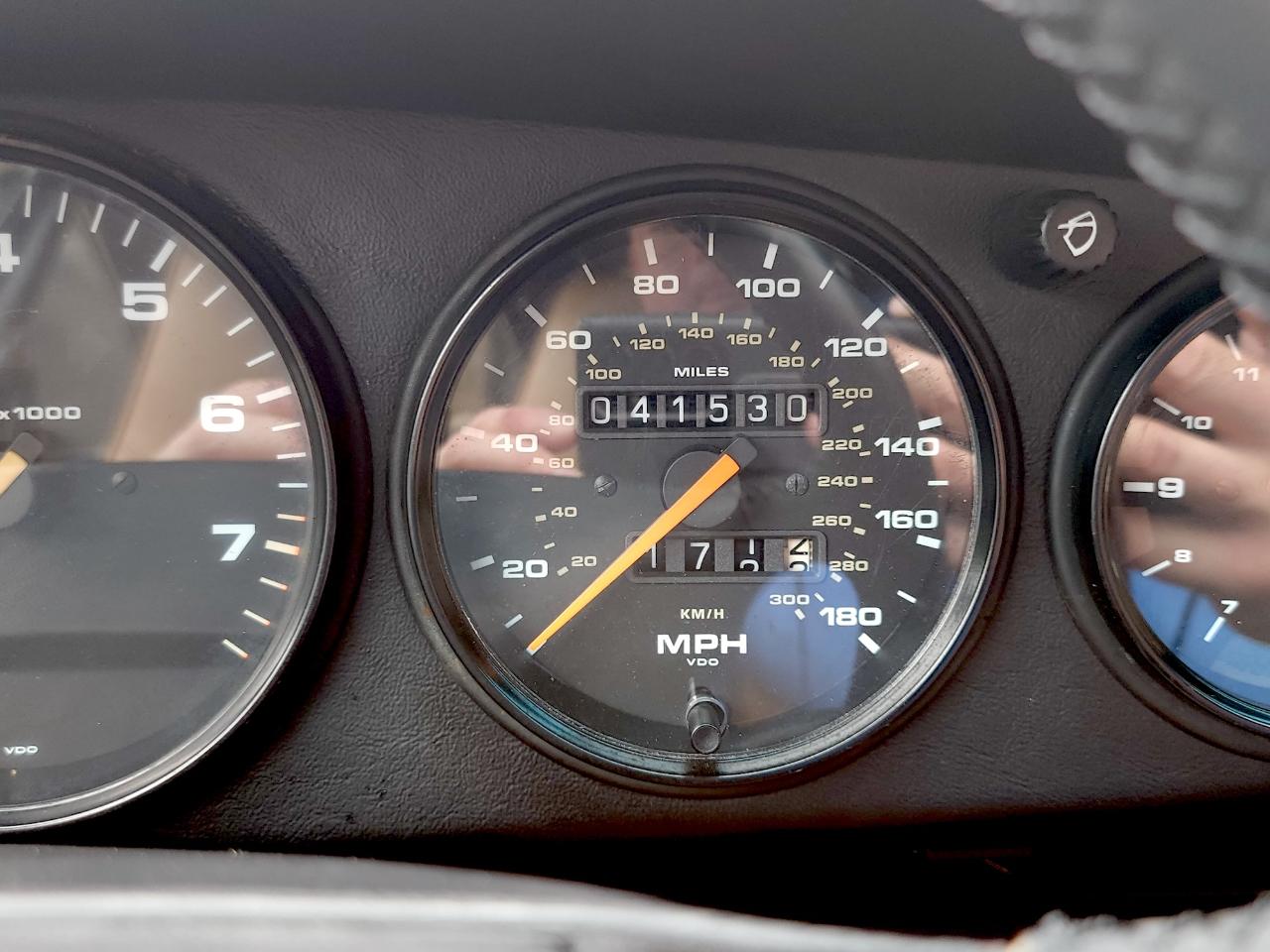 Porsche 911 Carrera 2  1990