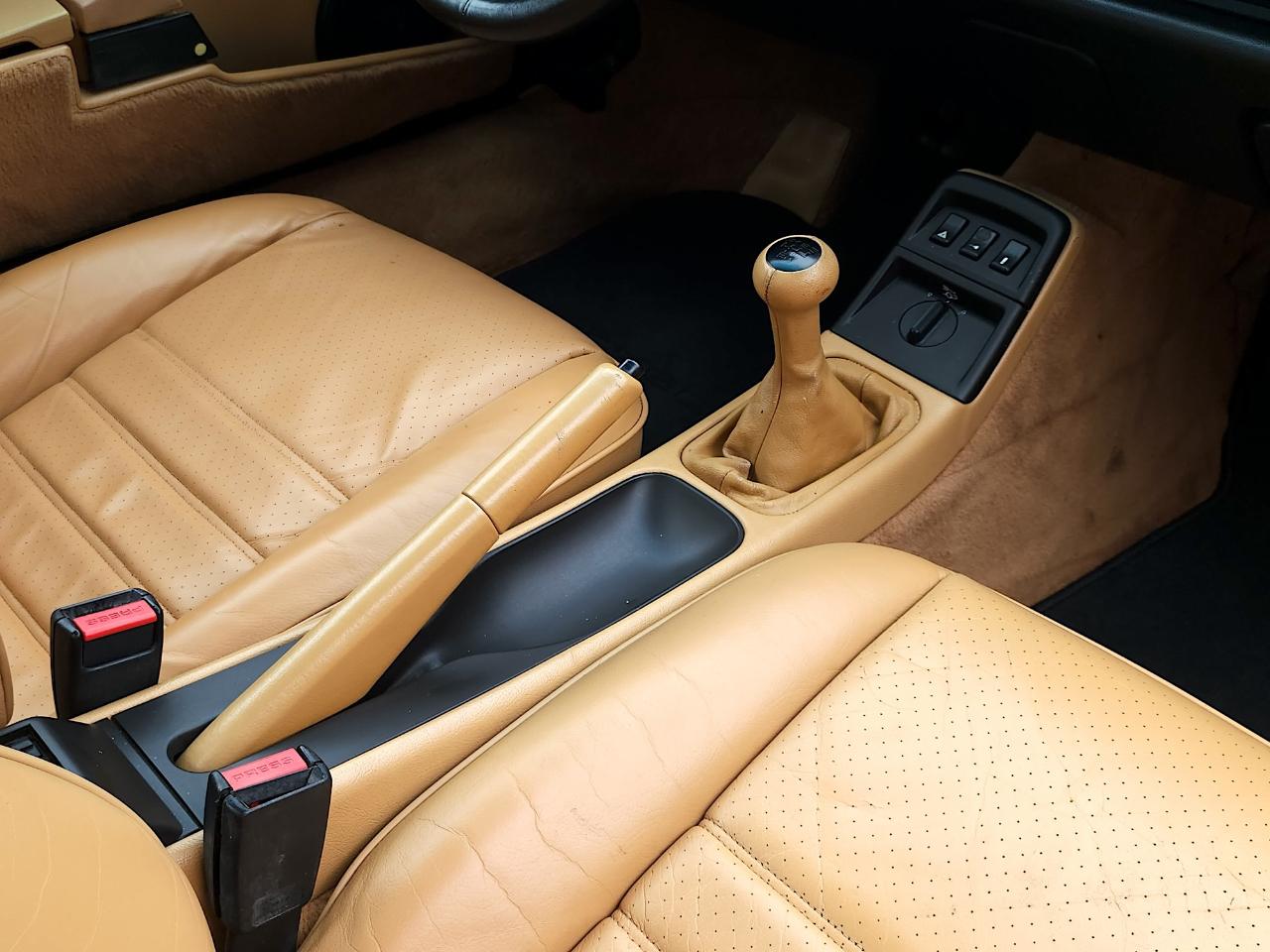 Porsche 911 Carrera 2  1990