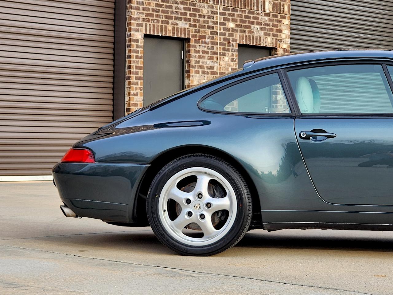 Porsche 911 Carrera  1996