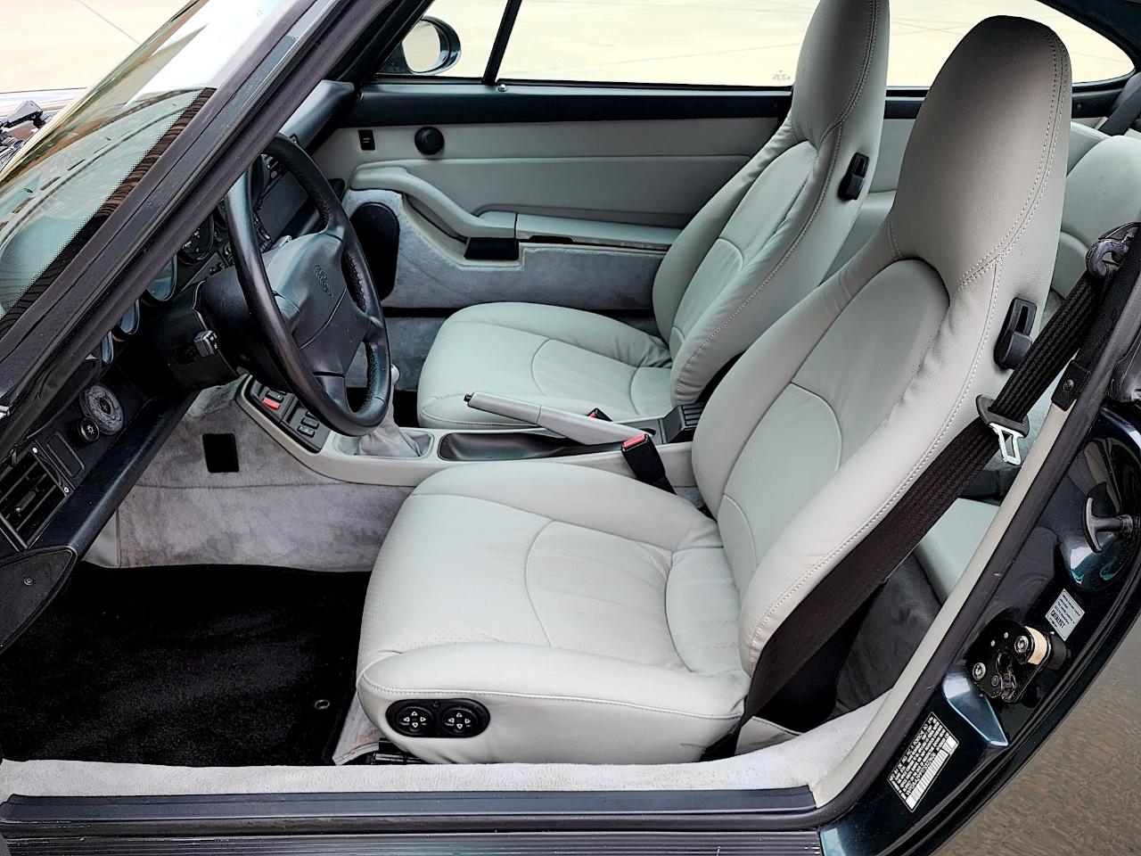 Porsche 911 Carrera  1996