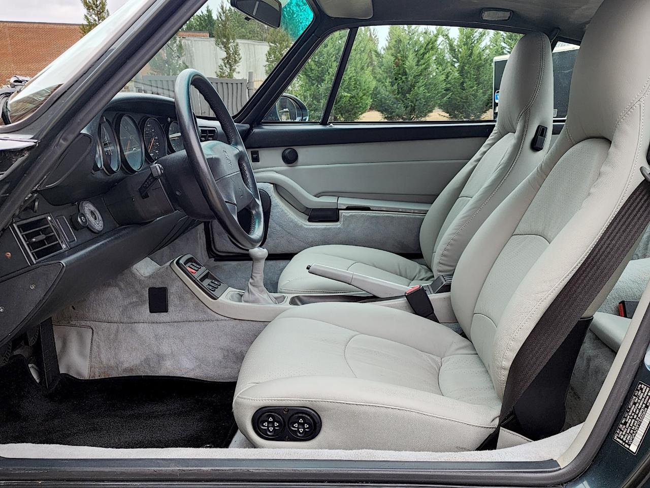 Porsche 911 Carrera  1996