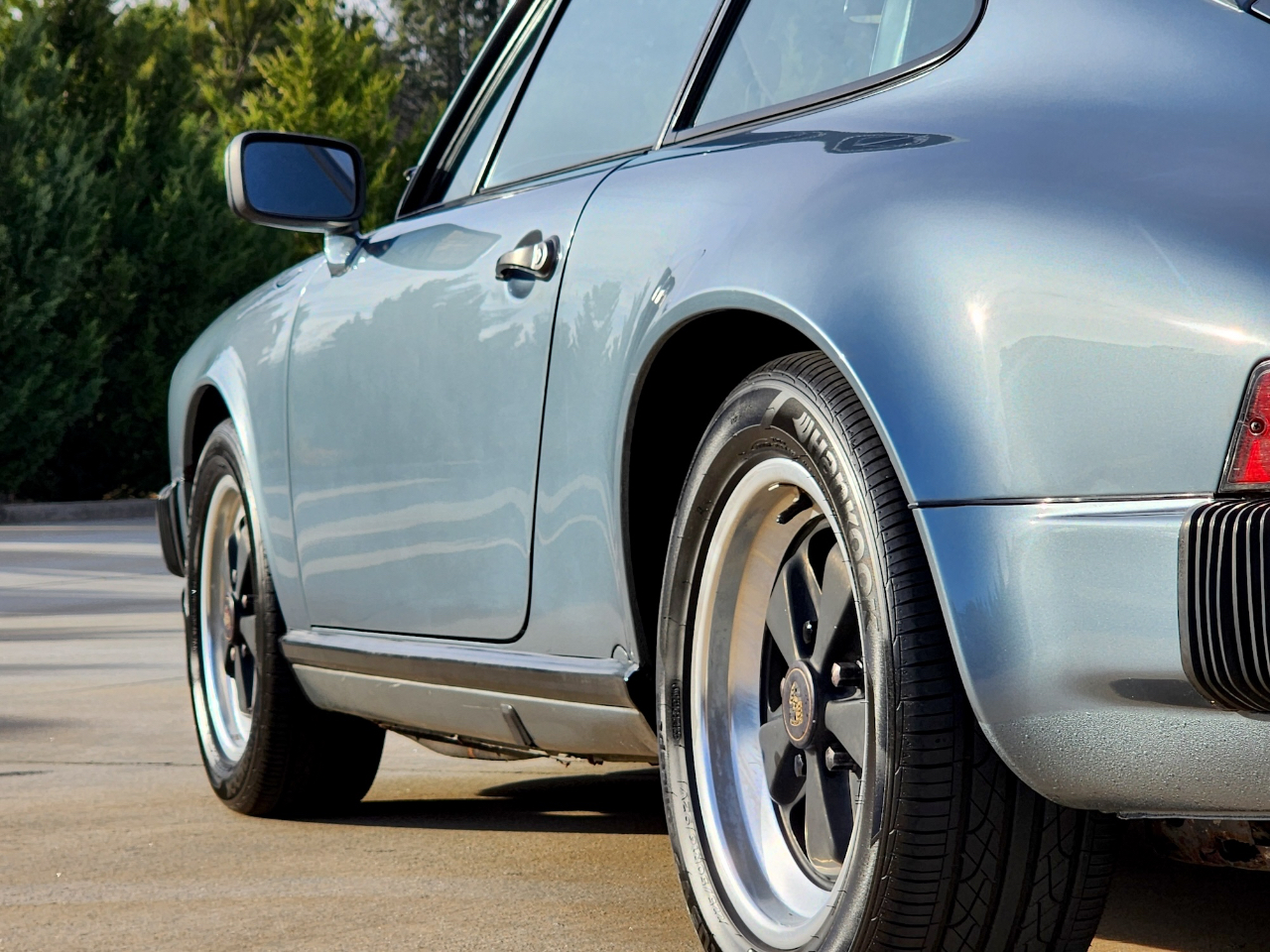 Porsche 911 Carrera  1984