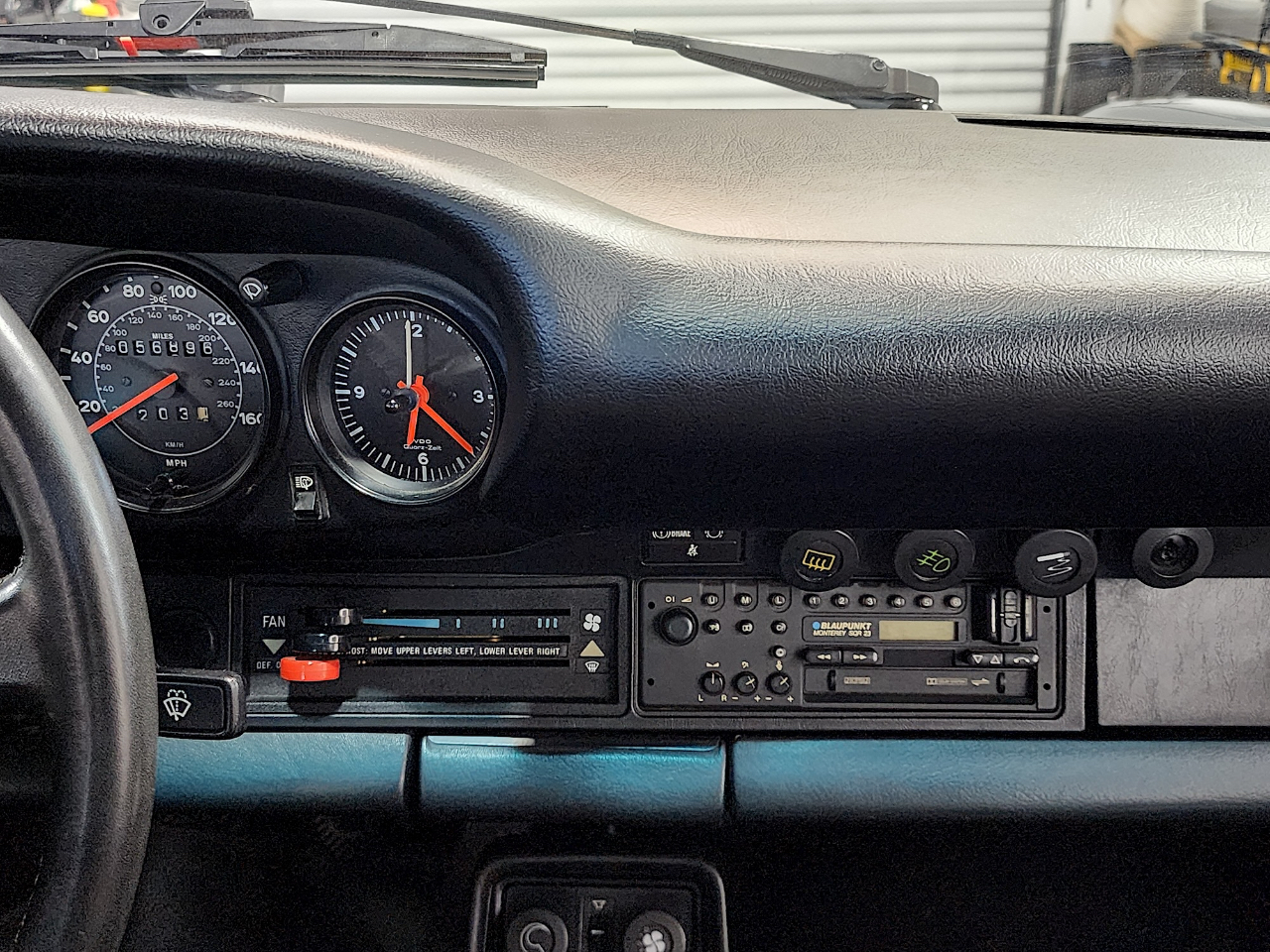 Porsche 911 Carrera  1984