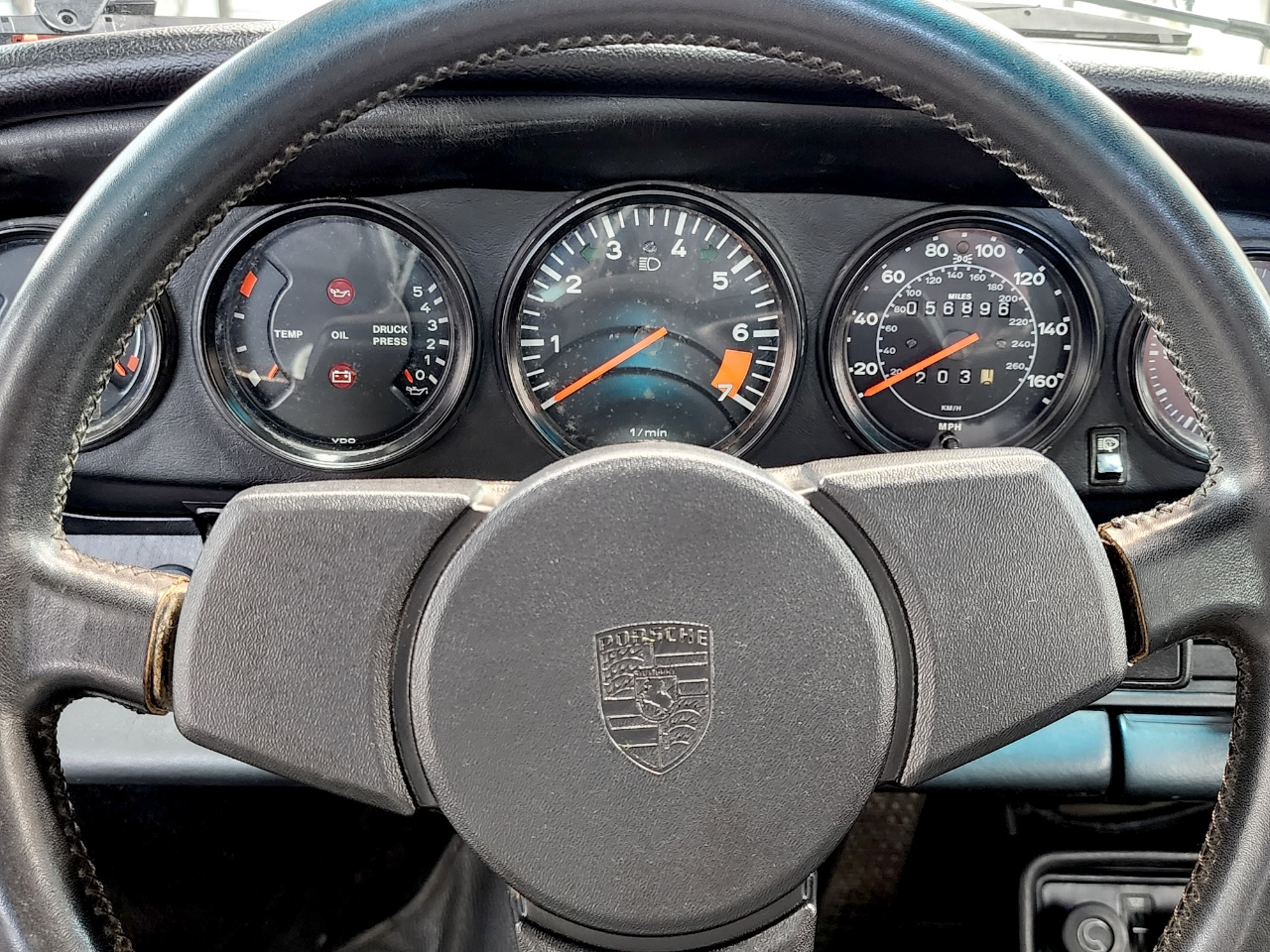 Porsche 911 Carrera  1984