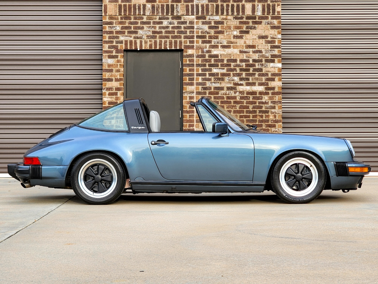 Porsche 911 Carrera  1988