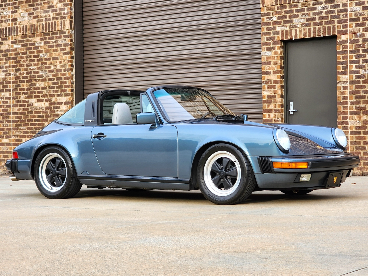 Porsche 911 Carrera  1988