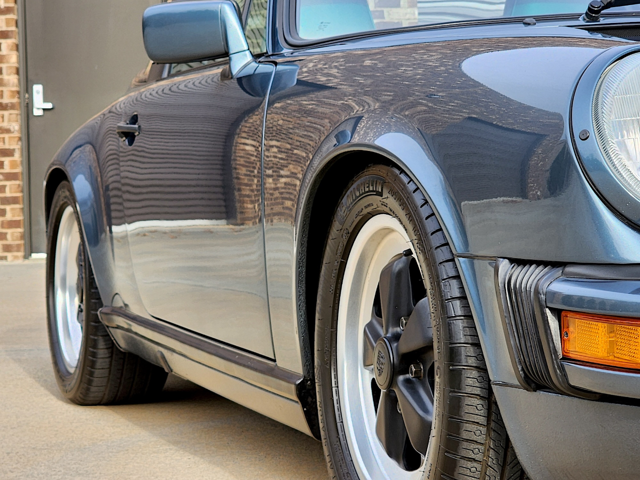 Porsche 911 Carrera  1988