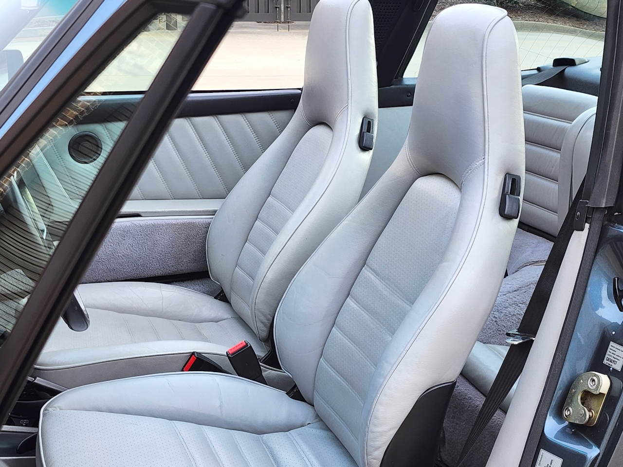 Porsche 911 Carrera  1988