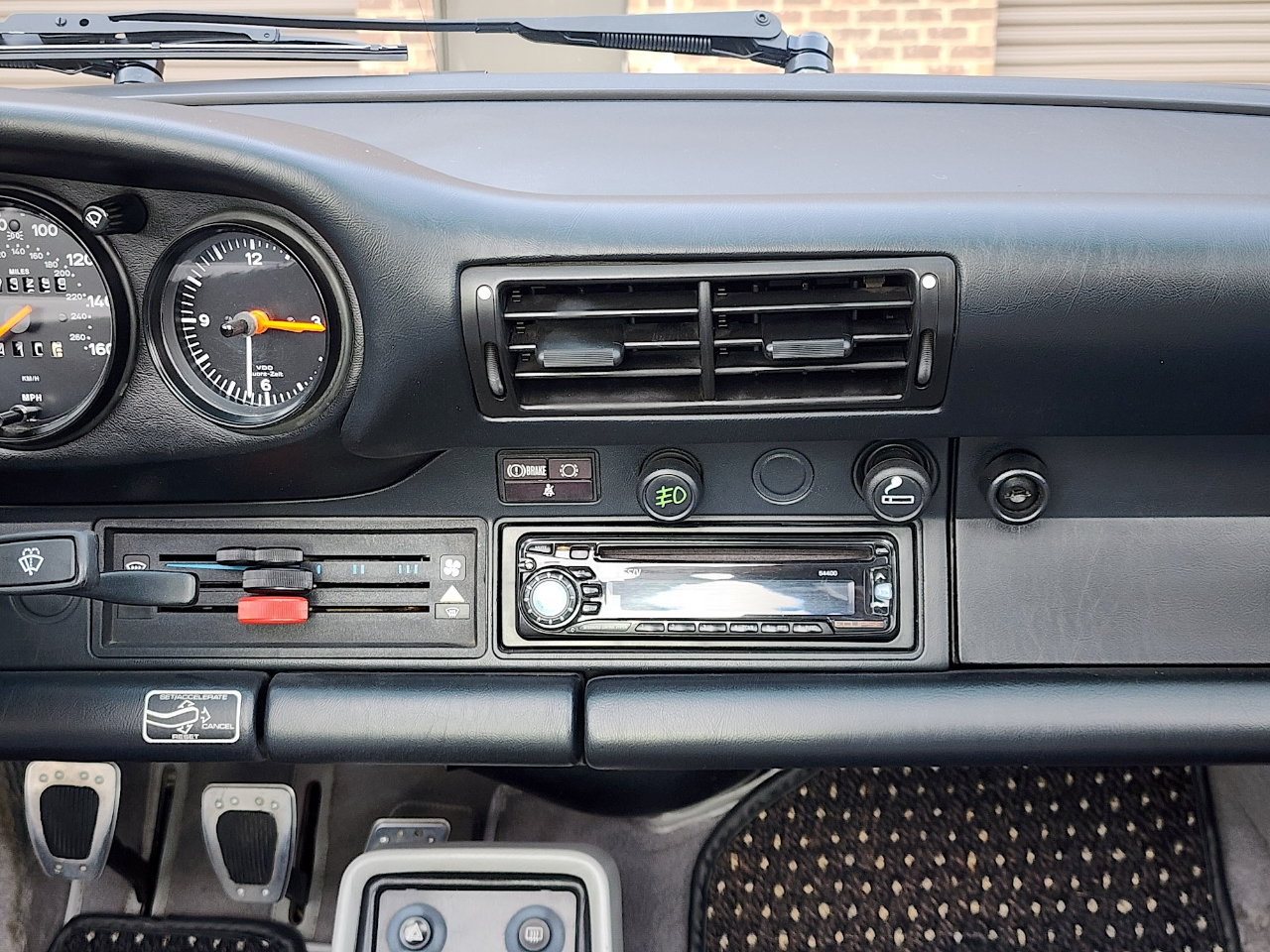 Porsche 911 Carrera  1988