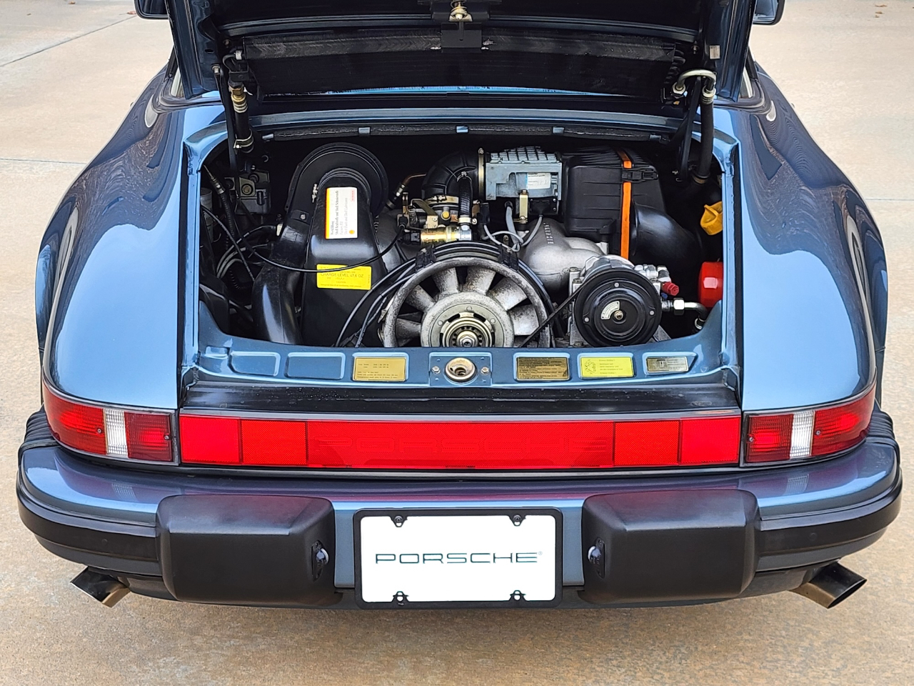 Porsche 911 Carrera  1988