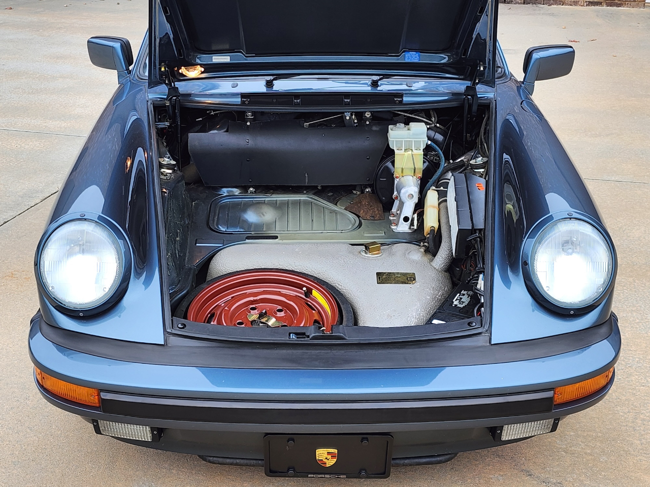 Porsche 911 Carrera  1988