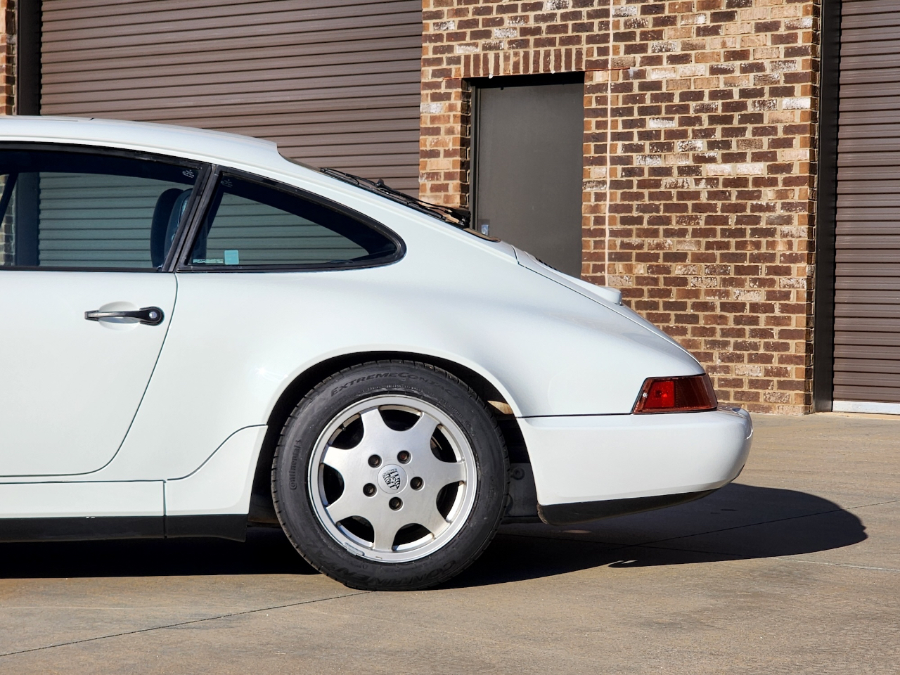 Porsche 911 Carrera  1990