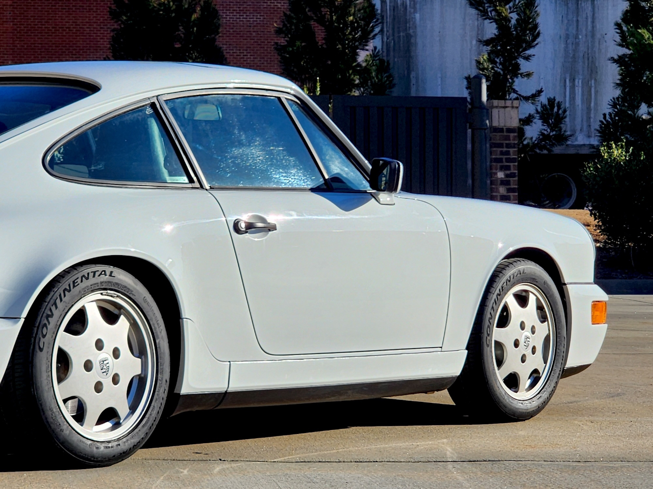 Porsche 911 Carrera  1990