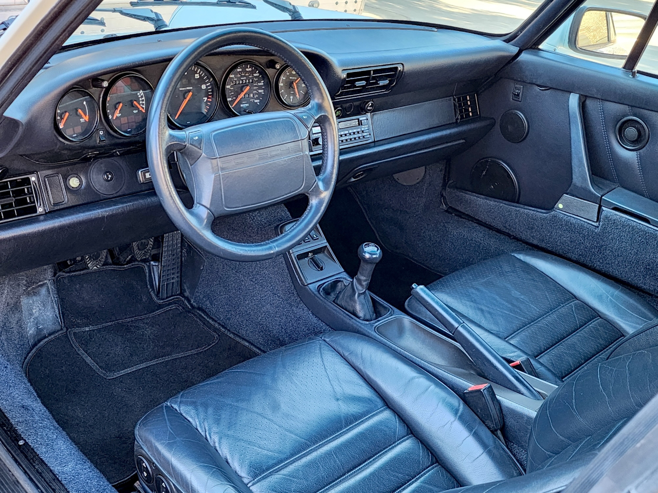 Porsche 911 Carrera  1990