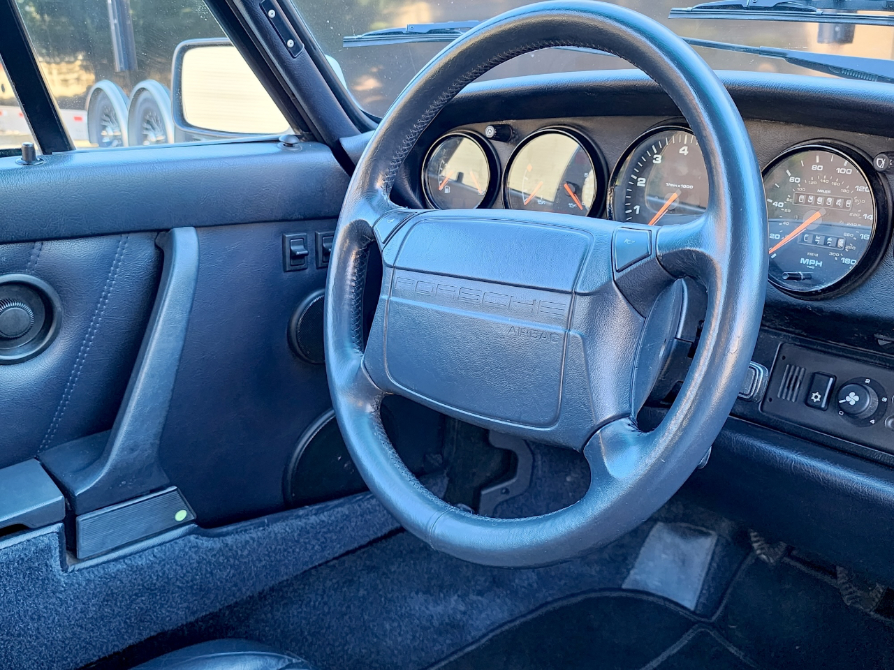 Porsche 911 Carrera  1990