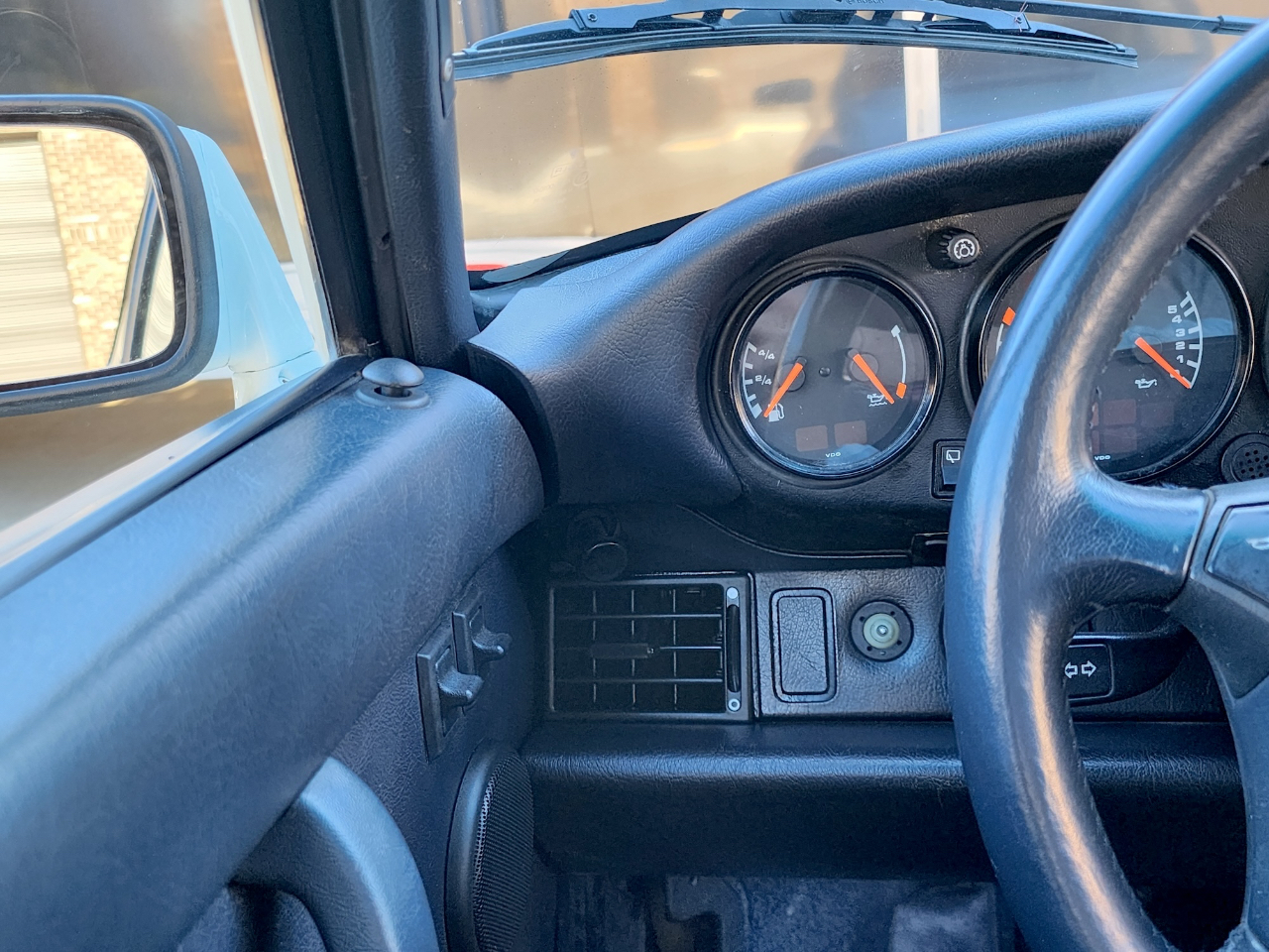 Porsche 911 Carrera  1990