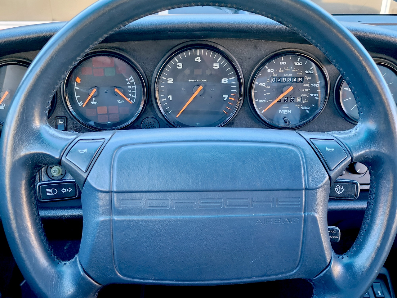 Porsche 911 Carrera  1990