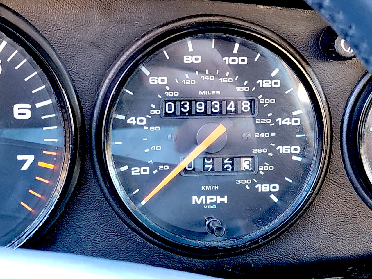 Porsche 911 Carrera  1990