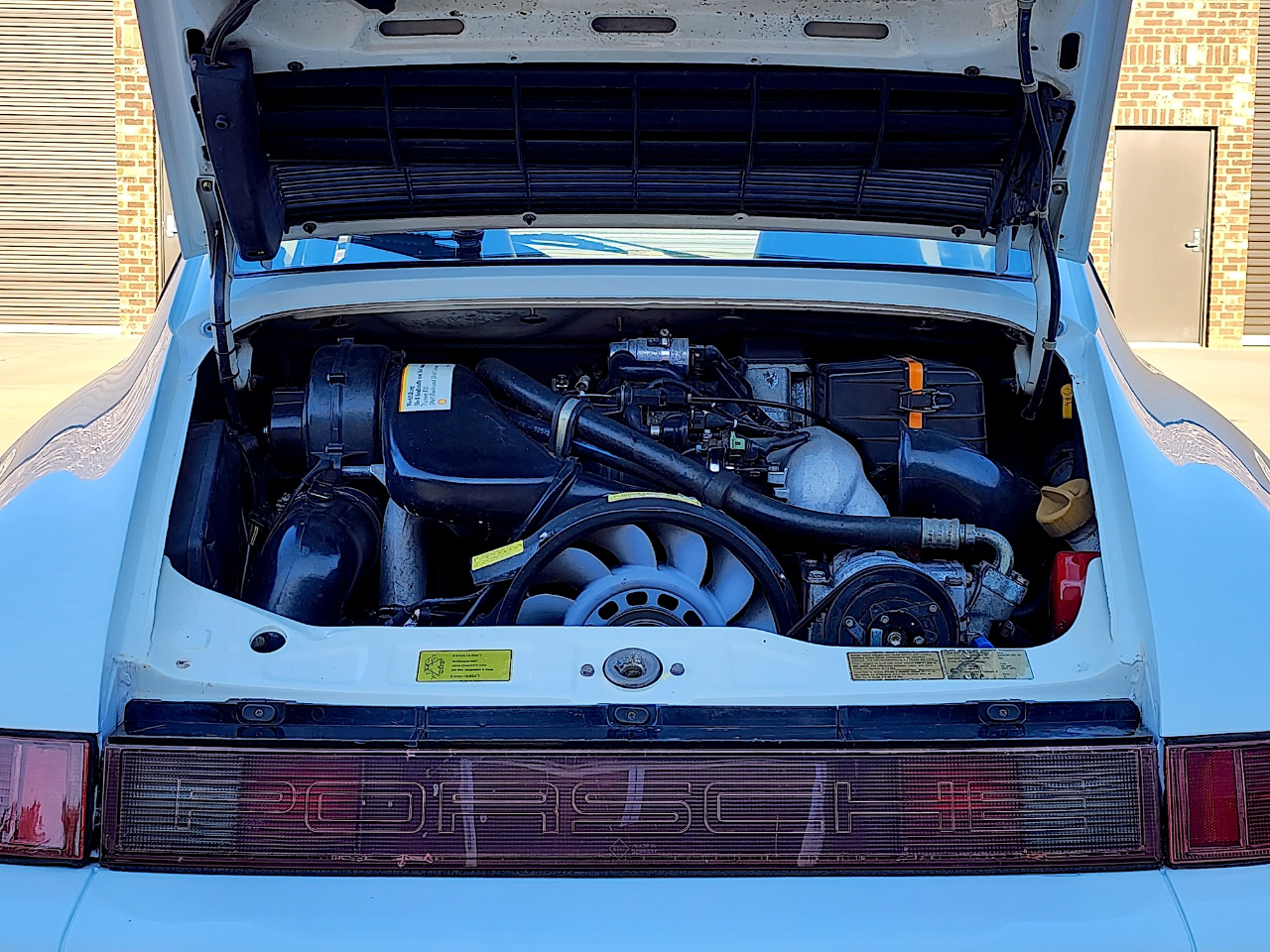 Porsche 911 Carrera  1990