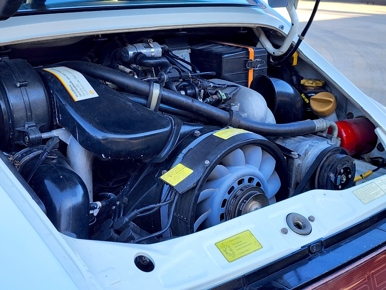 Porsche 911 Carrera  1990