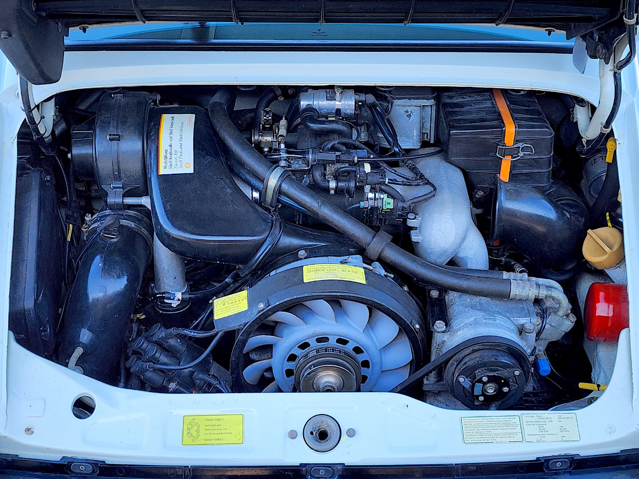 Porsche 911 Carrera  1990