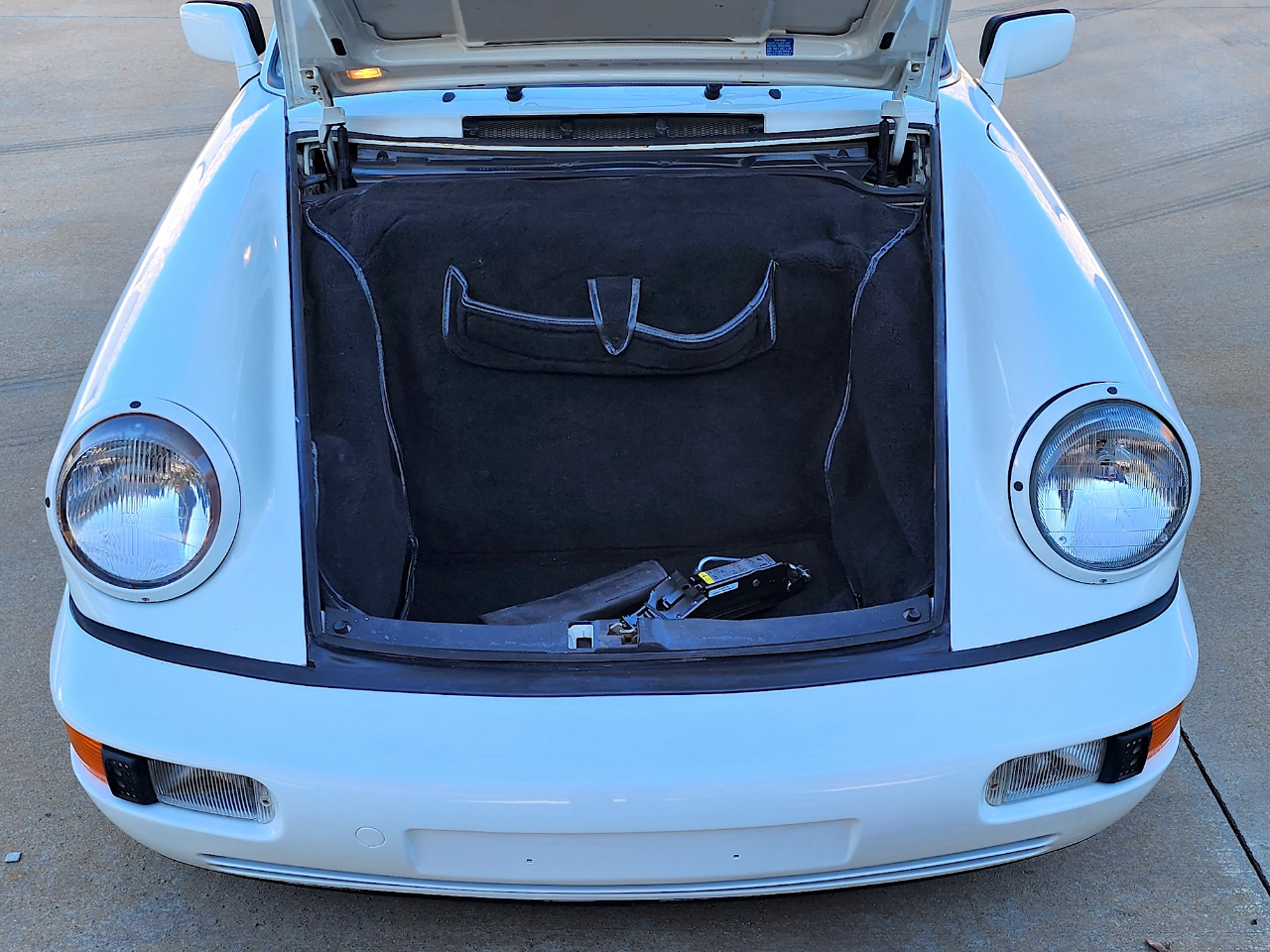 Porsche 911 Carrera  1990