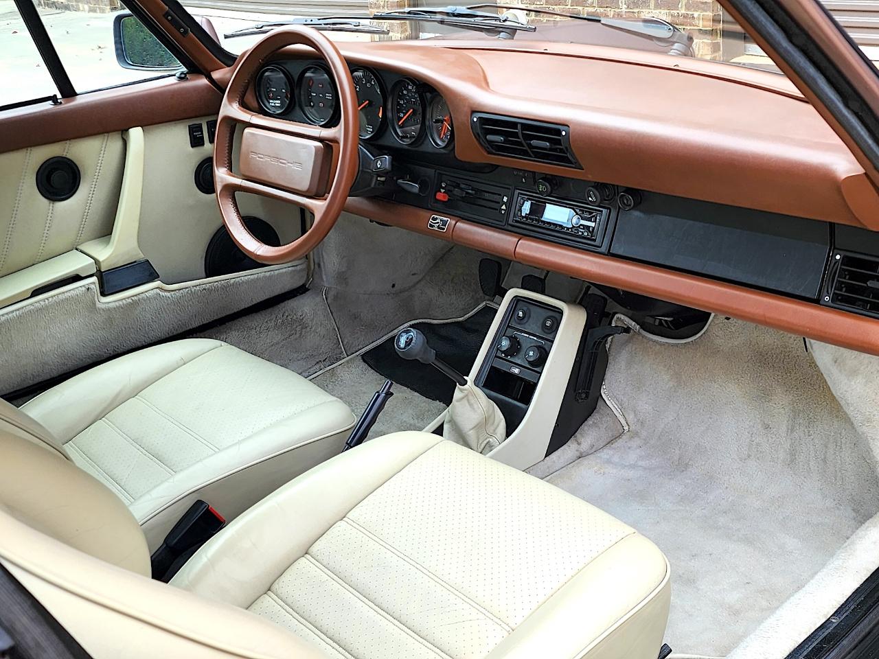 Porsche 911 Carrera  1987