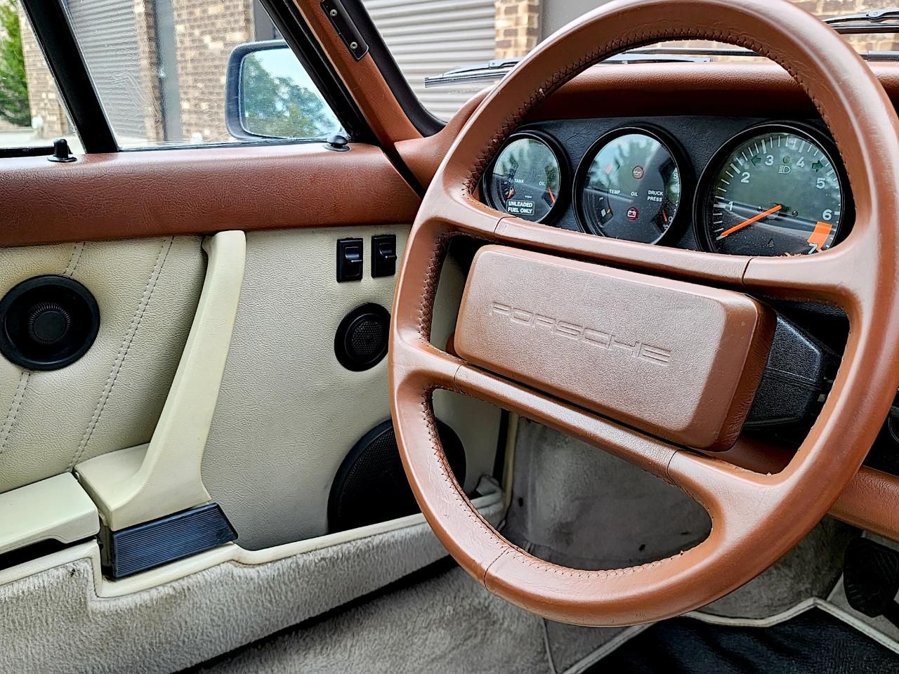 Porsche 911 Carrera  1987