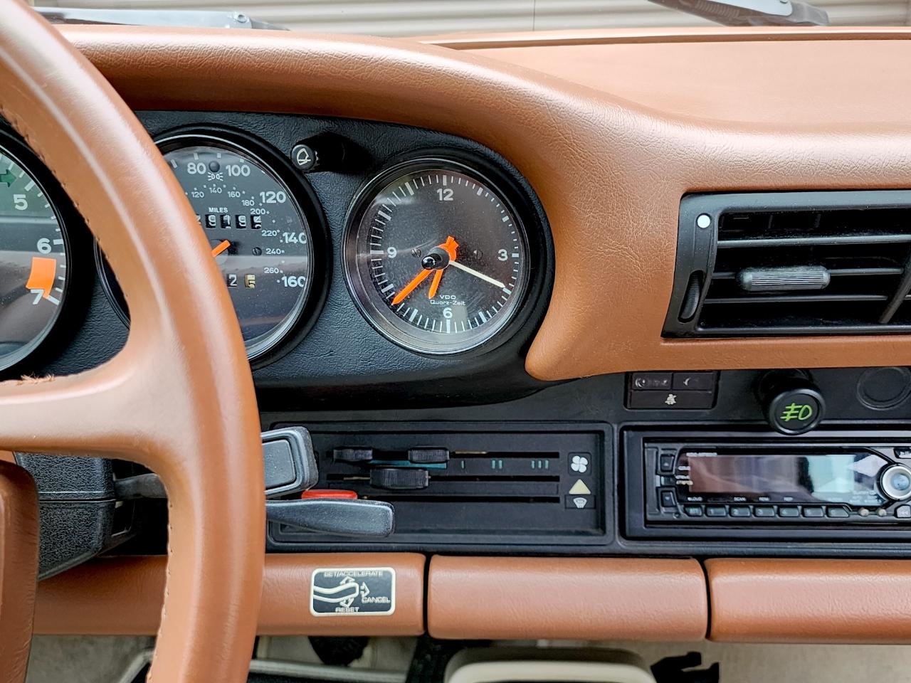Porsche 911 Carrera  1987