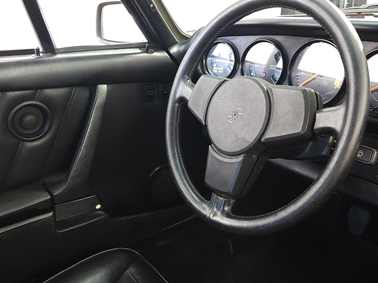 Porsche 911 Carrera  1984