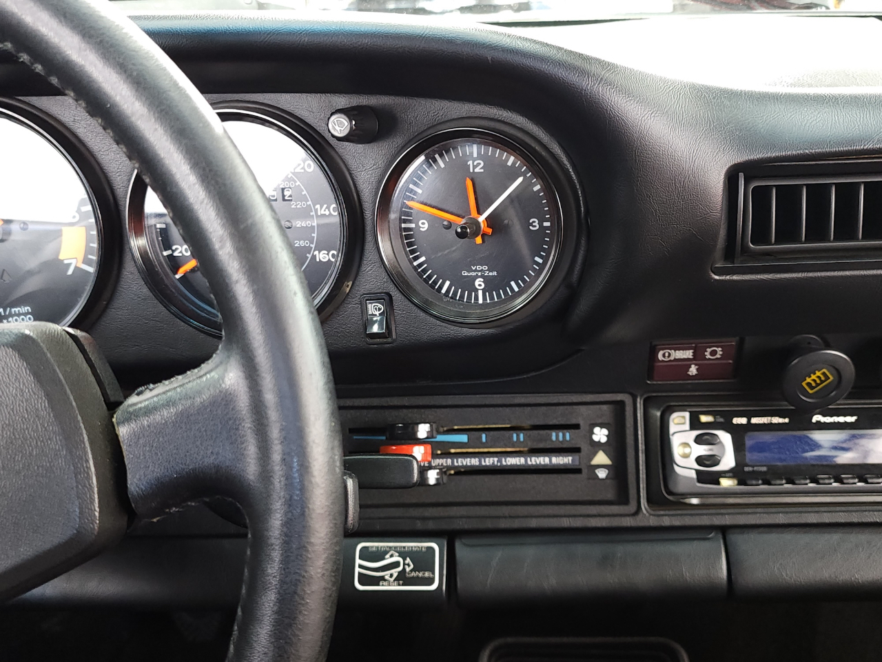 Porsche 911 Carrera  1984