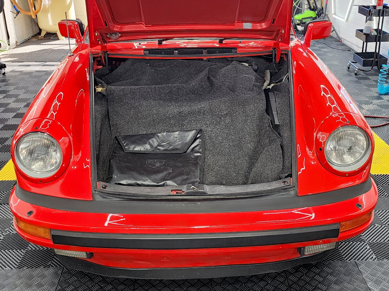 Porsche 911 Carrera  1984