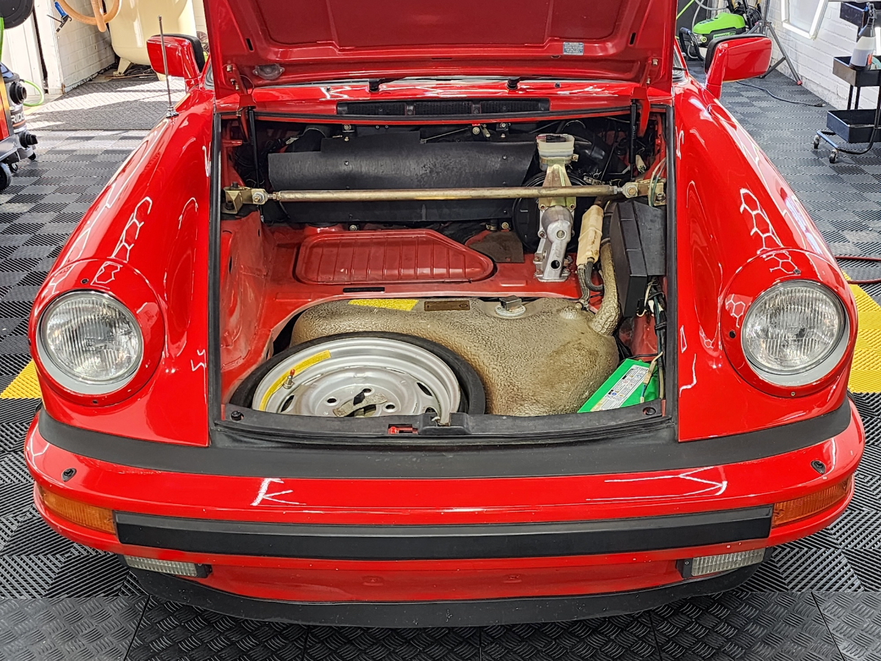 Porsche 911 Carrera  1984