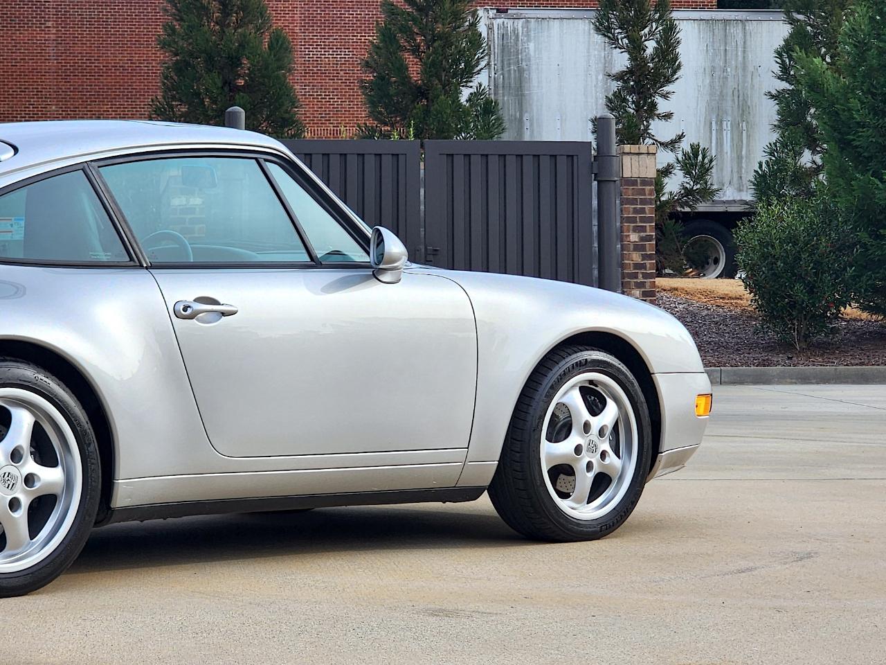 Porsche 911 Carrera  1995