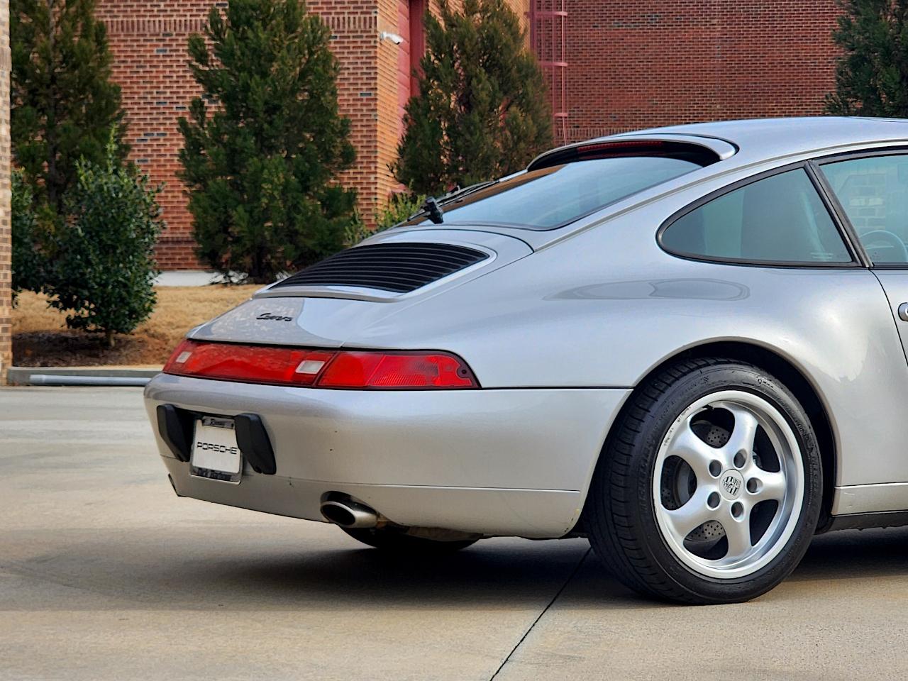 Porsche 911 Carrera  1995